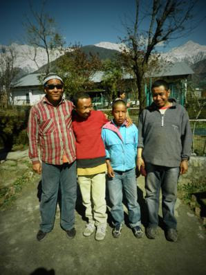 Atendidos y empleados de Nyintbo-ling en Tibet